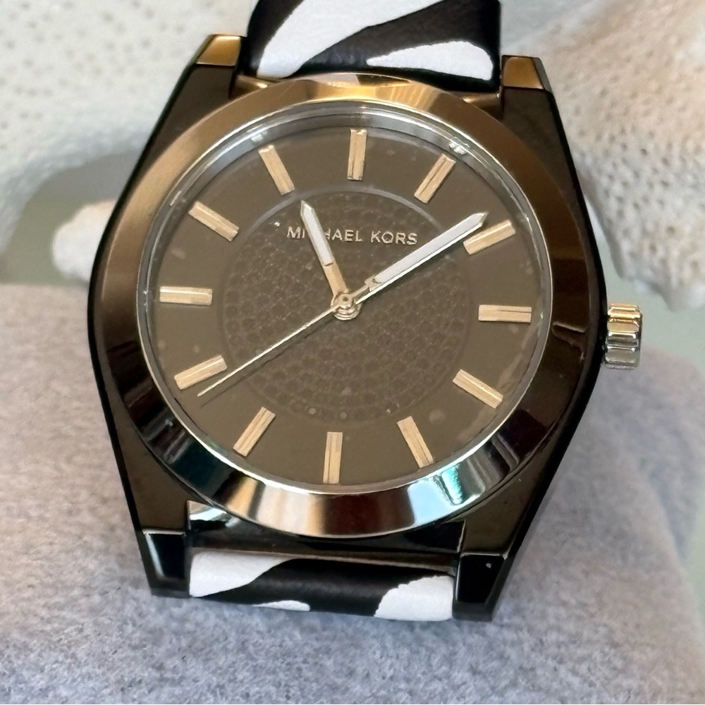 Michael Kors Channing Three Hand Zebra Print Leather Buckle Strap Closure Watch - Picture 8 of 16